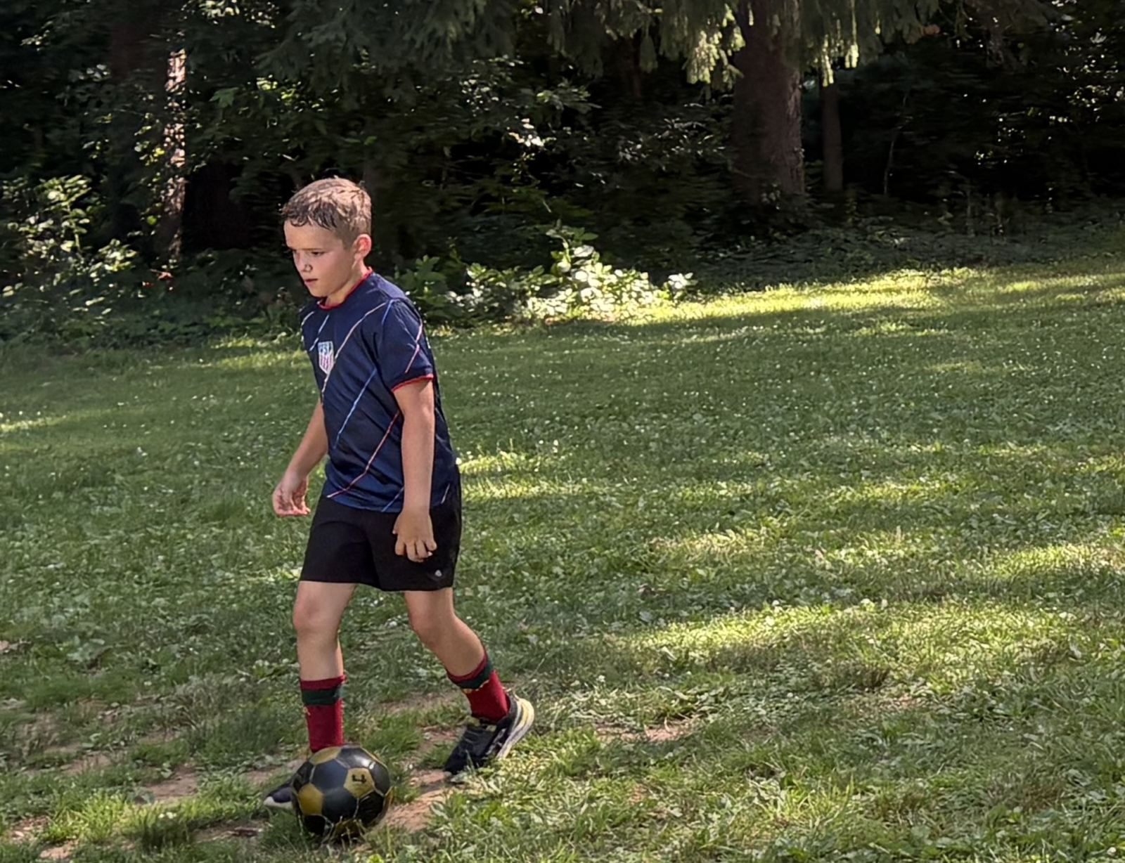 Leo bringing the ball down